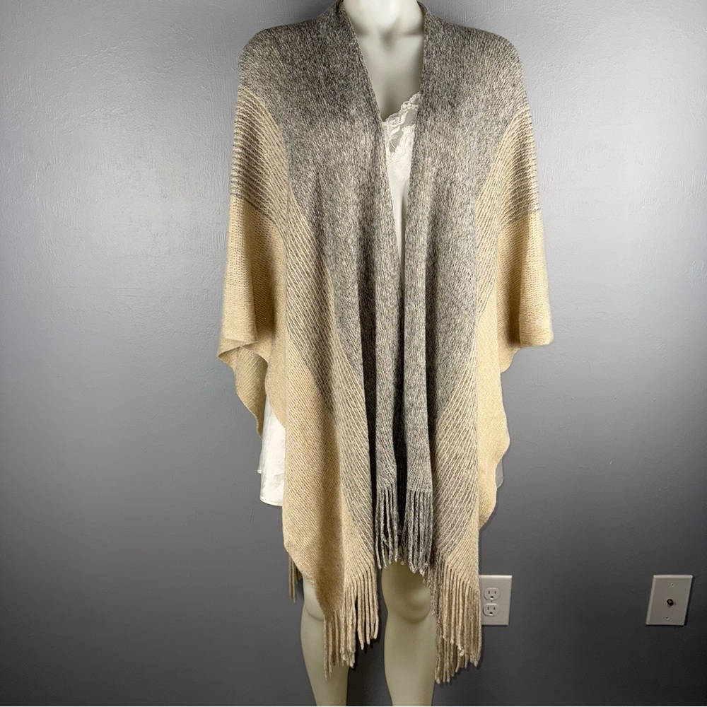 Lucky Brand Cream Gray‎ Knit Kimono